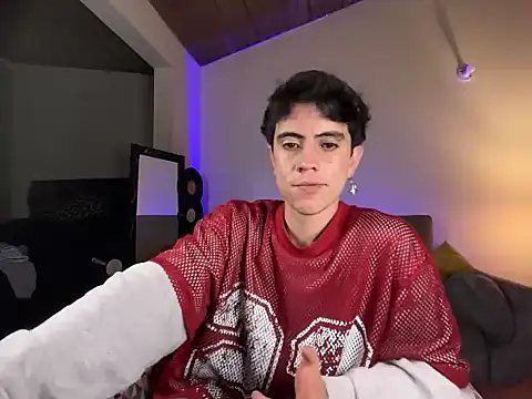 Snapshot of Stolas_ying chatting on March 7, 4:20 am Stolas ying online show from March 7, 4:20 am