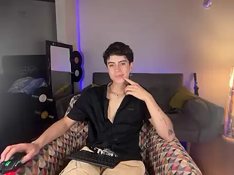 Snapshot of Stolas_ying chatting on March 9, 11:31 pm Stolas ying online show from March 9, 11:31 pm