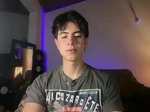 Snapshot of Stolas_ying chatting on March 15, 11:33 pm Stolas ying online show from March 15, 11:33 pm