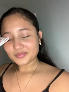 Snapshot of laly_spank chatting on March 4, 11:11 pm laly spank online show from March 4, 11:11 pm