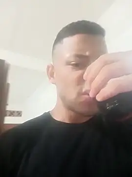 Snapshot of crisstars chatting on February 21, 4:46 am crisstars online show from February 21, 4:46 am