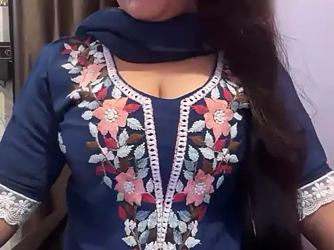 Avneet kaurr1 online show from June 8, 2:45 am