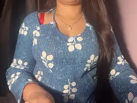 Avneet kaurr1 online show from June 17, 4:04 am