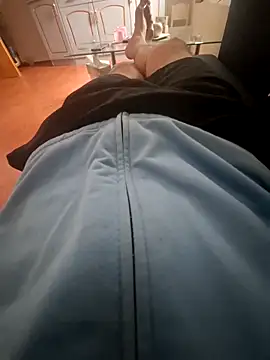 paulucio8 online show from February 22, 11:09 am