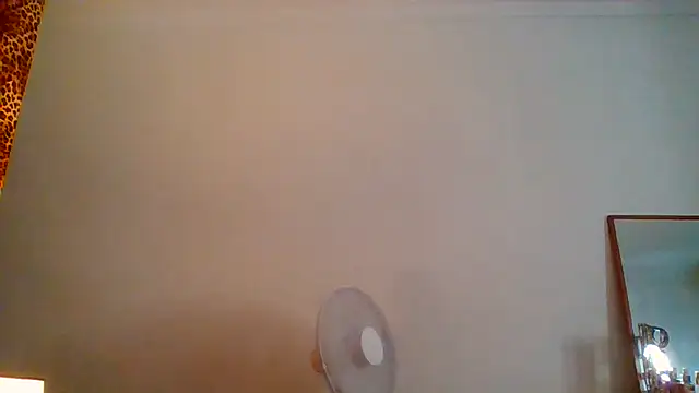 Snapshot of Lilbadmiaxo chatting on June 23, 3:10 pm Lilbadmiaxo online show from June 23, 3:10 pm
