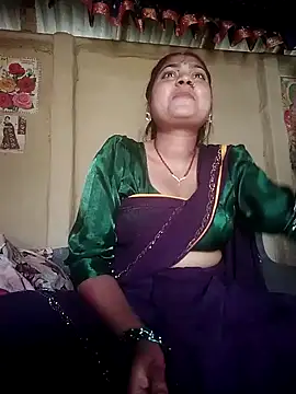 Snapshot of Aanushaka chatting on March 7, 9:39 am Aanushaka online show from March 7, 9:39 am