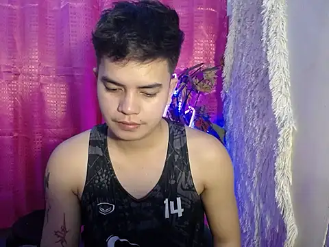 Snapshot of urbigcutienasio chatting on March 22, 1:36 pm urbigcutienasio online show from March 22, 1:36 pm