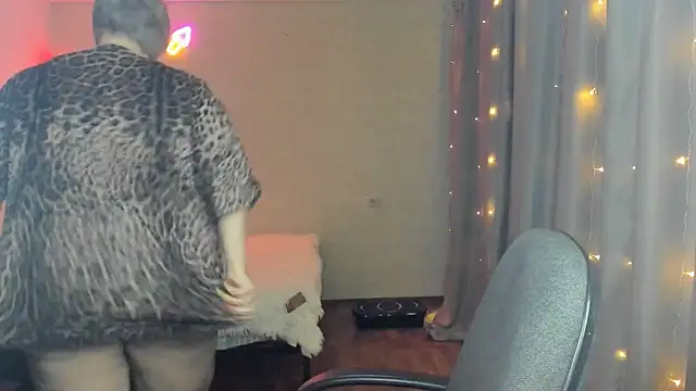 Snapshot of Mary-Leee chatting on March 11, 6:52 am Mary-Leee online show from March 11, 6:52 am