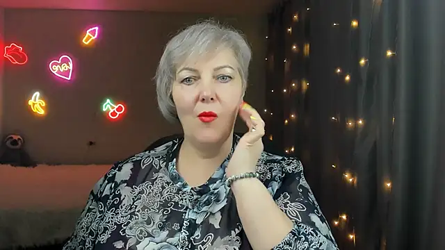 Snapshot of Mary-Leee chatting on March 20, 8:30 am Mary-Leee online show from March 20, 8:30 am