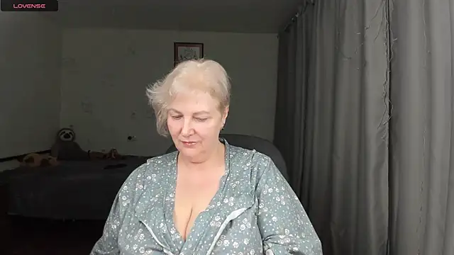 Mary-Leee online show from June 12, 4:50 pm