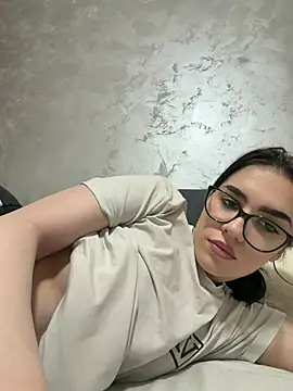 hanica13 online show from February 22, 7:56 pm