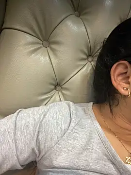 Snapshot of Melie_me chatting on March 5, 11:06 am Melie me online show from March 5, 11:06 am