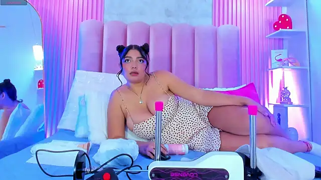 ArianaRougee online show from July 4, 5:35 am