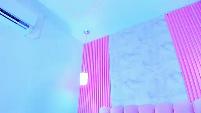 ArianaRougee online show from July 18, 3:22 am