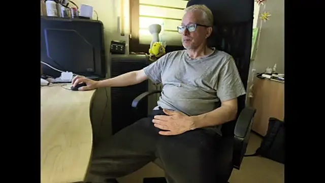 Snapshot of loenne1 chatting on March 21, 10:24 pm loenne1 online show from March 21, 10:24 pm