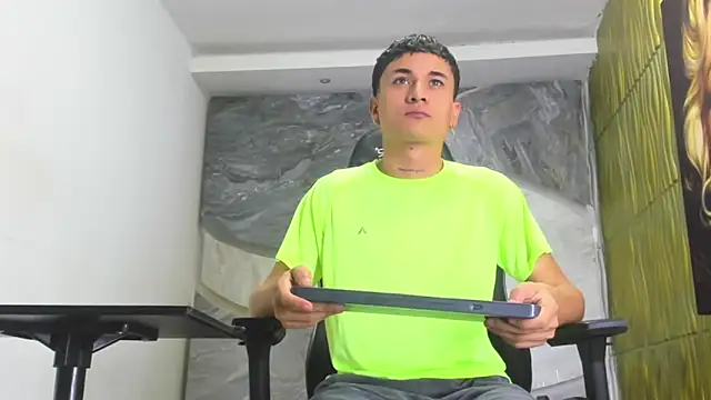 Matheus Ic  online show from March 29, 7:58 pm