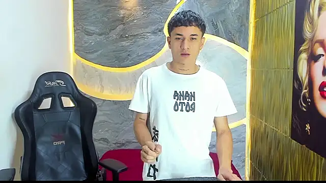 Matheus Ic  online show from April 6, 7:37 pm