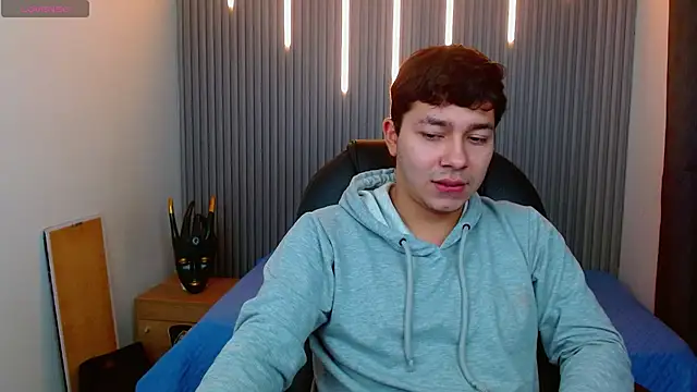 Snapshot of Julian_Smith21 chatting on March 25, 12:55 pm Julian Smith21 online show from March 25, 12:55 pm