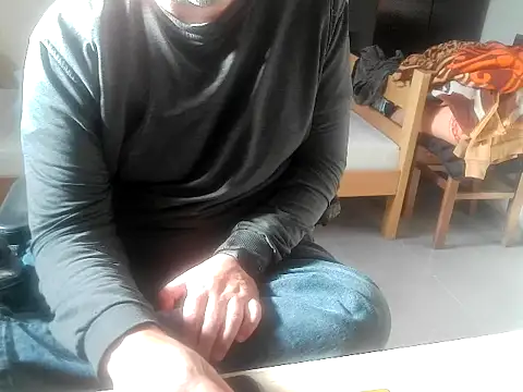 Snapshot of pozitiva000 chatting on April 5, 2:58 pm pozitiva000 online show from April 5, 2:58 pm