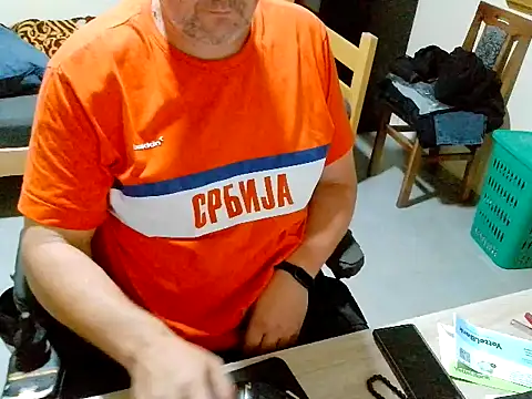 Snapshot of pozitiva000 chatting on June 11, 7:34 pm pozitiva000 online show from June 11, 7:34 pm