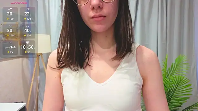 DoraWhitrock online show from March 19, 3:32 am