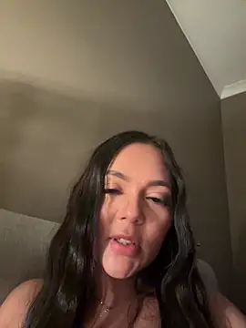 Snapshot of HiddenHalo1 chatting on March 8, 10:13 pm HiddenHalo1 online show from March 8, 10:13 pm