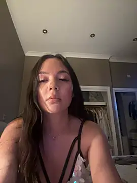 Snapshot of HiddenHalo1 chatting on March 9, 9:41 pm HiddenHalo1 online show from March 9, 9:41 pm