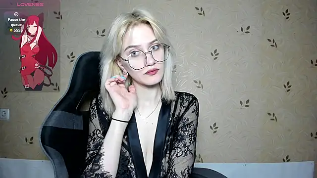NicoleDaviss online show from July 25, 7:11 pm