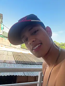 Snapshot of HarryGaze chatting on February 26, 1:10 pm HarryGaze online show from February 26, 1:10 pm