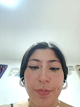 Snapshot of Little_Sweett chatting on March 15, 1:00 am Little Sweett online show from March 15, 1:00 am