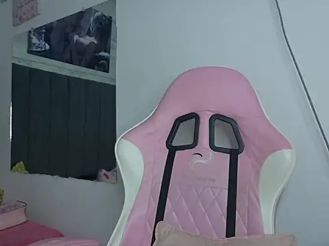 Snapshot of aidaprincess chatting on March 12, 11:33 pm aidaprincess online show from March 12, 11:33 pm