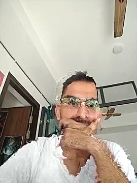 Snapshot of RonitVora chatting on July 22, 9:12 am RonitVora online show from July 22, 9:12 am