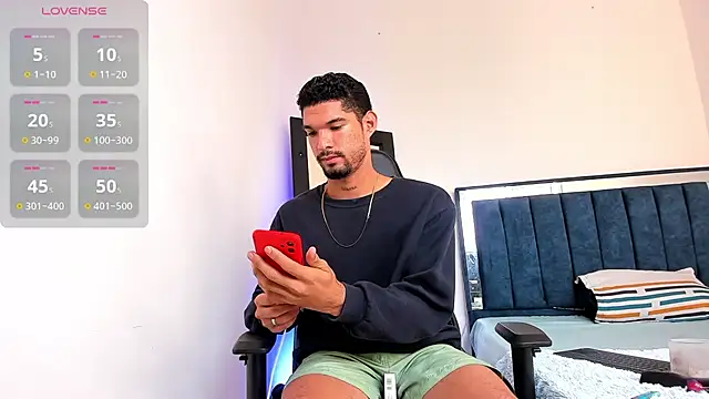 Snapshot of CarlosHotVibes chatting on March 4, 12:44 pm CarlosHotVibes online show from March 4, 12:44 pm