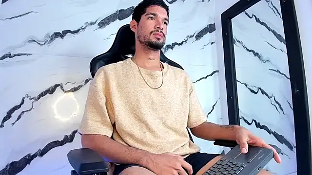 Snapshot of CarlosHotVibes chatting on March 12, 11:38 am CarlosHotVibes online show from March 12, 11:38 am