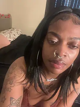 Snapshot of wavywavy12 chatting on February 23, 7:33 pm wavywavy12 online show from February 23, 7:33 pm