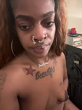 Snapshot of wavywavy12 chatting on March 14, 5:02 am wavywavy12 online show from March 14, 5:02 am