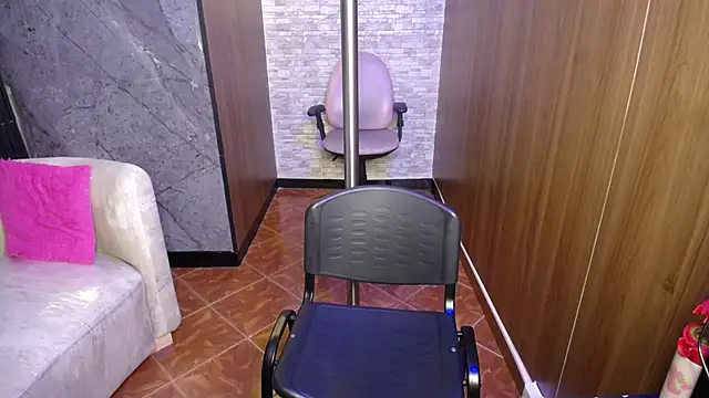 Aura cute  online show from March 7, 3:47 am