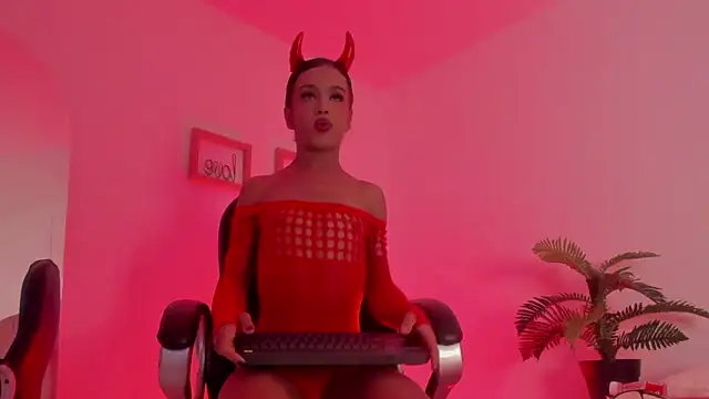 Snapshot of im_aliisson chatting on March 11, 1:06 pm im aliisson online show from March 11, 1:06 pm