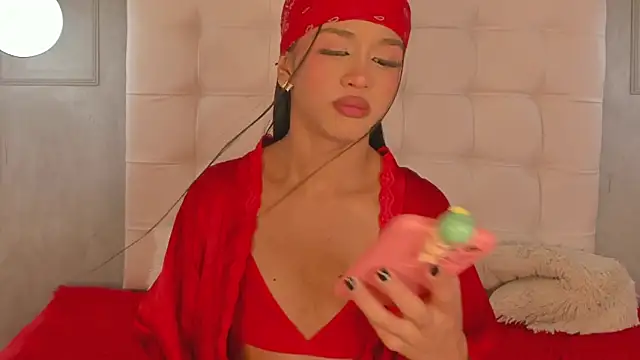 Snapshot of im_aliisson chatting on March 18, 6:05 am im aliisson online show from March 18, 6:05 am