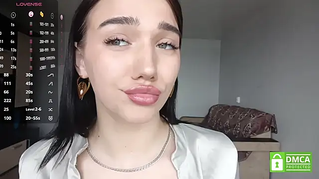 GilberteBauch online show from March 28, 4:01 am