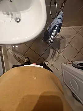 Snapshot of simo1097 chatting on February 22, 7:56 pm simo1097 online show from February 22, 7:56 pm