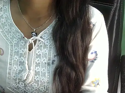 cute momo love online show from March 27, 5:24 am