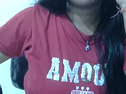 cute momo love online show from June 15, 5:20 am