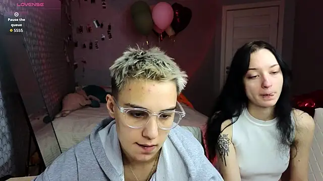 LuxuryLoverss online show from March 26, 11:05 am