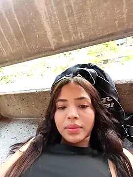 Snapshot of Sexy_cloe_outdoors chatting on February 25, 5:00 pm Sexy cloe outdoors online show from February 25, 5:00 pm