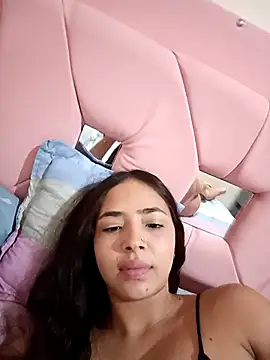 Snapshot of Sexy_cloe_outdoors chatting on March 15, 8:04 pm Sexy cloe outdoors online show from March 15, 8:04 pm