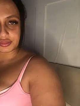 Snapshot of mayawesttt chatting on March 5, 1:18 pm mayawesttt online show from March 5, 1:18 pm