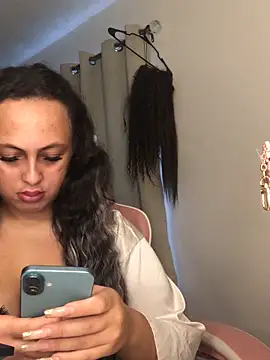 Snapshot of mayawesttt chatting on March 8, 2:43 pm mayawesttt online show from March 8, 2:43 pm