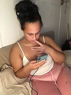 Snapshot of mayawesttt chatting on March 21, 5:05 pm mayawesttt online show from March 21, 5:05 pm