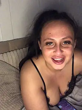 Snapshot of mayawesttt chatting on March 28, 5:51 am mayawesttt online show from March 28, 5:51 am